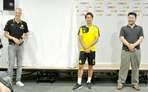 画像ギャラリー No.004のサムネイル画像 / 「FIFA 16」日本版パックヒーローに決定したドルトムント 香川真司選手が新シーズンへの意気込みを語った記者発表会をレポート