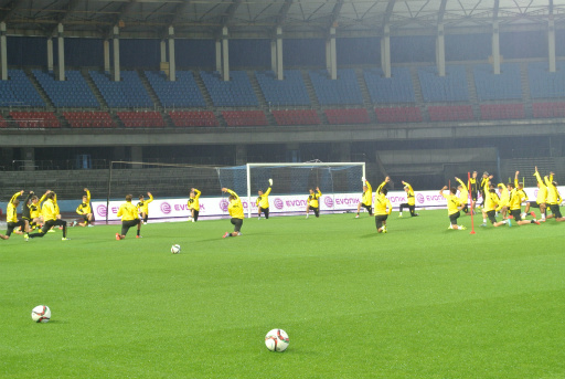 画像ギャラリー No.016のサムネイル画像 / 「FIFA 16」日本版パックヒーローに決定したドルトムント 香川真司選手が新シーズンへの意気込みを語った記者発表会をレポート