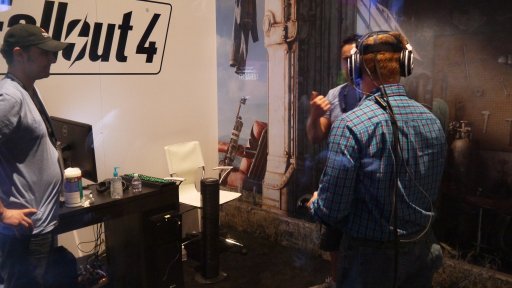 ���������꡼ No.001�Υ���ͥ������ / ��E3 2016��2017ǯȯ��ͽ��Ρ�Fallout 4 VR�פ��θ��ץ쥤��Pip-Boy�Ǿ��������å������ե��åȥޥ�ǥ쥤����ã��ʴ�դ��Ƥ���