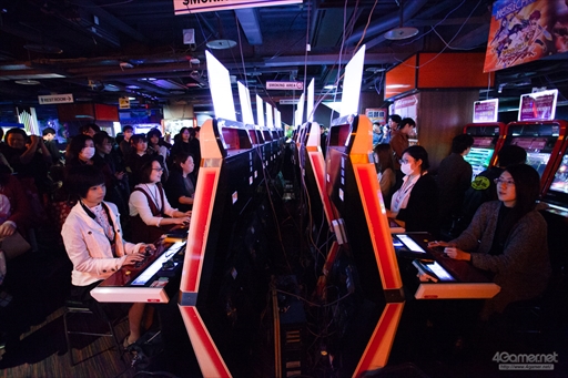 画像ギャラリー No.011のサムネイル画像 / アークシステムワークス「HALLOWEEN PARTY」が今年も開催。森Pも駆けつけ,大いに盛り上がった「BLAZBLUE DAY」フォトレポート