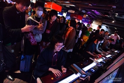 画像ギャラリー No.014のサムネイル画像 / アークシステムワークス「HALLOWEEN PARTY」が今年も開催。森Pも駆けつけ,大いに盛り上がった「BLAZBLUE DAY」フォトレポート