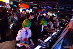 画像ギャラリー No.017のサムネイル画像 / アークシステムワークス「HALLOWEEN PARTY」が今年も開催。森Pも駆けつけ,大いに盛り上がった「BLAZBLUE DAY」フォトレポート