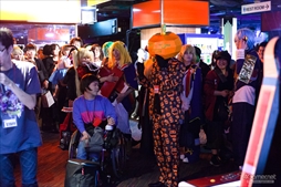 画像ギャラリー No.029のサムネイル画像 / アークシステムワークス「HALLOWEEN PARTY」が今年も開催。森Pも駆けつけ,大いに盛り上がった「BLAZBLUE DAY」フォトレポート