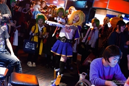 画像ギャラリー No.030のサムネイル画像 / アークシステムワークス「HALLOWEEN PARTY」が今年も開催。森Pも駆けつけ,大いに盛り上がった「BLAZBLUE DAY」フォトレポート