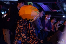 画像ギャラリー No.044のサムネイル画像 / アークシステムワークス「HALLOWEEN PARTY」が今年も開催。森Pも駆けつけ,大いに盛り上がった「BLAZBLUE DAY」フォトレポート