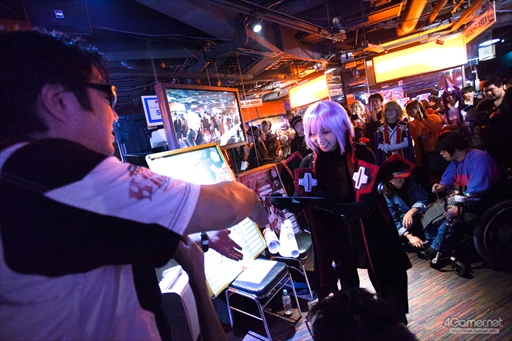 画像ギャラリー No.046のサムネイル画像 / アークシステムワークス「HALLOWEEN PARTY」が今年も開催。森Pも駆けつけ,大いに盛り上がった「BLAZBLUE DAY」フォトレポート