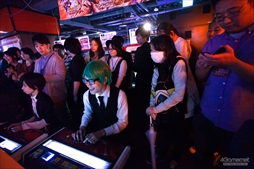 画像ギャラリー No.051のサムネイル画像 / アークシステムワークス「HALLOWEEN PARTY」が今年も開催。森Pも駆けつけ,大いに盛り上がった「BLAZBLUE DAY」フォトレポート