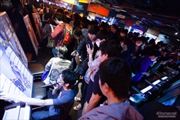 画像ギャラリー No.053のサムネイル画像 / アークシステムワークス「HALLOWEEN PARTY」が今年も開催。森Pも駆けつけ,大いに盛り上がった「BLAZBLUE DAY」フォトレポート