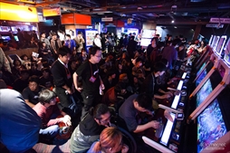 画像ギャラリー No.059のサムネイル画像 / アークシステムワークス「HALLOWEEN PARTY」が今年も開催。森Pも駆けつけ,大いに盛り上がった「BLAZBLUE DAY」フォトレポート