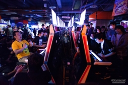 画像ギャラリー No.071のサムネイル画像 / アークシステムワークス「HALLOWEEN PARTY」が今年も開催。森Pも駆けつけ,大いに盛り上がった「BLAZBLUE DAY」フォトレポート