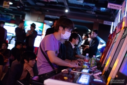 画像ギャラリー No.072のサムネイル画像 / アークシステムワークス「HALLOWEEN PARTY」が今年も開催。森Pも駆けつけ,大いに盛り上がった「BLAZBLUE DAY」フォトレポート