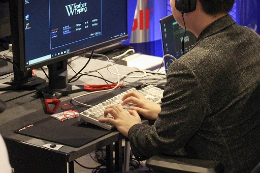 画像ギャラリー No.010のサムネイル画像 / 「REALFORCE TYPING CHAMPIONSHIP 2018」をレポート。スピードと正確性の両方を重視したタイピング日本一を決める大会で,猛者達がその腕を競い合った