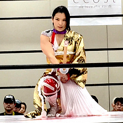 画像ギャラリー No.001のサムネイル画像 / 「燃えろ!!プロ野球 ホームラン競争SP」,”第2回 志田 光杯”開催。剣道バージョンで登場