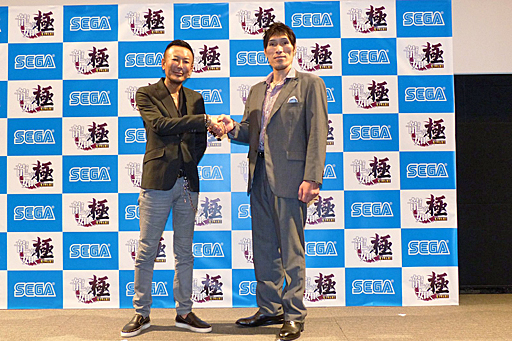 画像ギャラリー No.019のサムネイル画像 / 「龍が如く 極」,柔道家の篠原信一さん出演シーンや,「龍が如く6」の初公開映像が披露された,「『龍が如く 極』&『龍が如く6』記者発表会」の模様をレポート