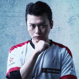 画像ギャラリー No.002のサムネイル画像 / ウェルプレイド,K2選手,ヴァナヲ選手,あきー選手とマネジメント契約を締結