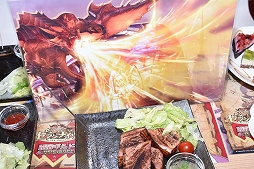 画像ギャラリー No.006のサムネイル画像 / 飲んで喰らって体力満タン! 「セブンナイツ」公式カフェ“セブンナイツ 原宿ギルド in AMO CAFE”が10月20日にオープン