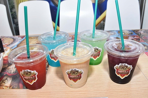 画像ギャラリー No.022のサムネイル画像 / 飲んで喰らって体力満タン! 「セブンナイツ」公式カフェ“セブンナイツ 原宿ギルド in AMO CAFE”が10月20日にオープン