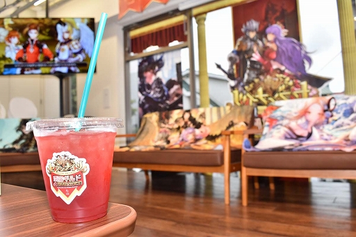 画像ギャラリー No.061のサムネイル画像 / 飲んで喰らって体力満タン! 「セブンナイツ」公式カフェ“セブンナイツ 原宿ギルド in AMO CAFE”が10月20日にオープン