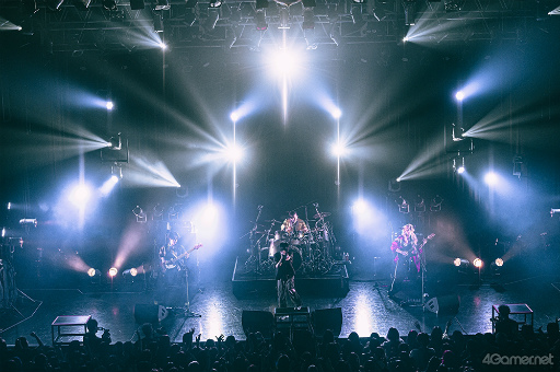 画像ギャラリー No.020のサムネイル画像 / 7年前の悲しみを,最高の思い出に塗り替えたい ――「バンやろ」発リアルバンド OSIRIS,7年ぶりワンマン「OSIRIS THE LUST GIG」レポート