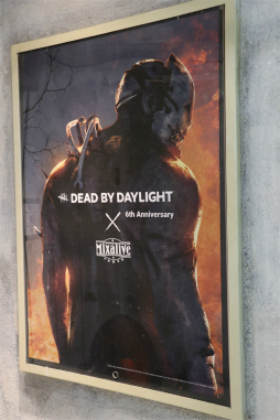 画像ギャラリー No.003のサムネイル画像 / 東京・池袋で「Dead by Daylight」のコラボバーが7月31日まで開催中。“死んだ犬の酒場”をイメージした店内で,コラボカクテルを楽しもう