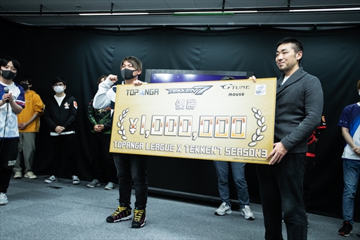 画像ギャラリー No.009のサムネイル画像 / 「TOPANGA LEAGUE×鉄拳7 Season3」フォトレポート。Team Liquidに所属する若手の雄,弦選手がシーズン1に続き,2度目の優勝を飾る