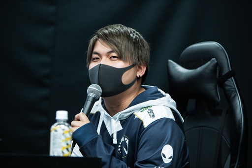 画像ギャラリー No.026のサムネイル画像 / 「TOPANGA LEAGUE×鉄拳7 Season3」フォトレポート。Team Liquidに所属する若手の雄,弦選手がシーズン1に続き,2度目の優勝を飾る