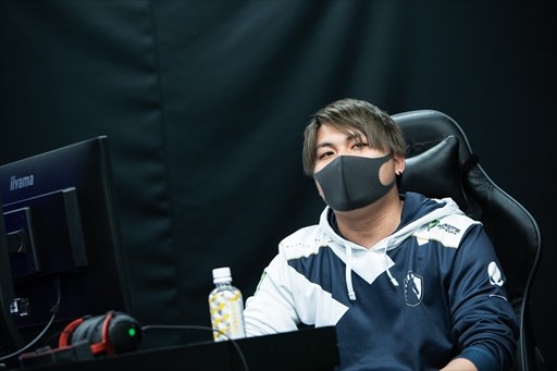 画像ギャラリー No.031のサムネイル画像 / 「TOPANGA LEAGUE×鉄拳7 Season3」フォトレポート。Team Liquidに所属する若手の雄,弦選手がシーズン1に続き,2度目の優勝を飾る