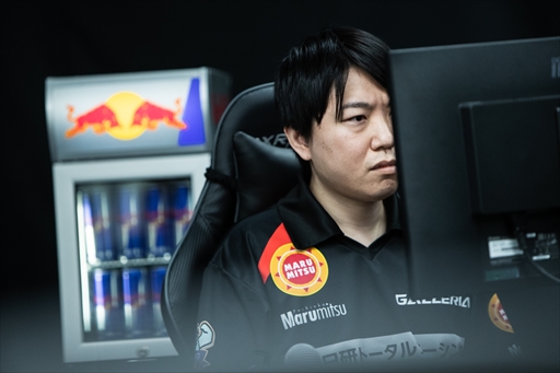 画像ギャラリー No.036のサムネイル画像 / 「TOPANGA LEAGUE×鉄拳7 Season3」フォトレポート。Team Liquidに所属する若手の雄,弦選手がシーズン1に続き,2度目の優勝を飾る