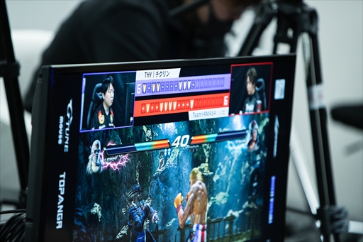 画像ギャラリー No.037のサムネイル画像 / 「TOPANGA LEAGUE×鉄拳7 Season3」フォトレポート。Team Liquidに所属する若手の雄,弦選手がシーズン1に続き,2度目の優勝を飾る