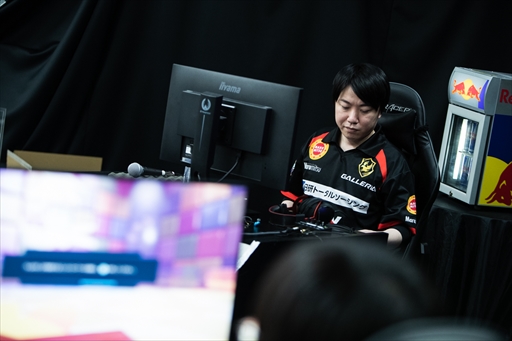 画像ギャラリー No.047のサムネイル画像 / 「TOPANGA LEAGUE×鉄拳7 Season3」フォトレポート。Team Liquidに所属する若手の雄,弦選手がシーズン1に続き,2度目の優勝を飾る