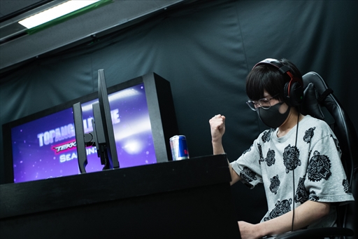 画像ギャラリー No.052のサムネイル画像 / 「TOPANGA LEAGUE×鉄拳7 Season3」フォトレポート。Team Liquidに所属する若手の雄,弦選手がシーズン1に続き,2度目の優勝を飾る