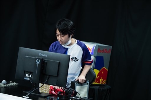 画像ギャラリー No.053のサムネイル画像 / 「TOPANGA LEAGUE×鉄拳7 Season3」フォトレポート。Team Liquidに所属する若手の雄,弦選手がシーズン1に続き,2度目の優勝を飾る