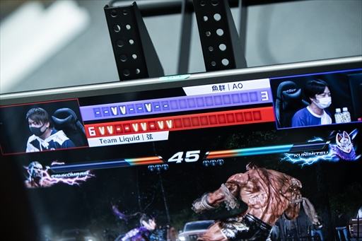 画像ギャラリー No.058のサムネイル画像 / 「TOPANGA LEAGUE×鉄拳7 Season3」フォトレポート。Team Liquidに所属する若手の雄,弦選手がシーズン1に続き,2度目の優勝を飾る