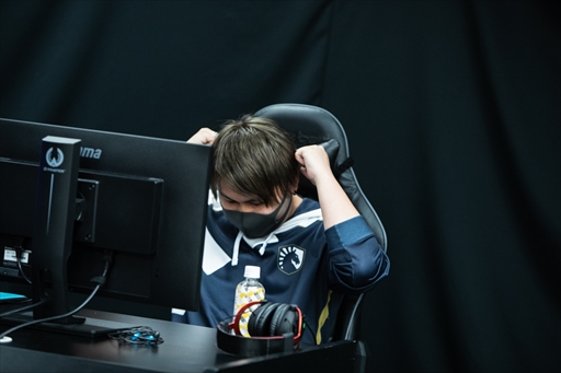 画像ギャラリー No.060のサムネイル画像 / 「TOPANGA LEAGUE×鉄拳7 Season3」フォトレポート。Team Liquidに所属する若手の雄,弦選手がシーズン1に続き,2度目の優勝を飾る