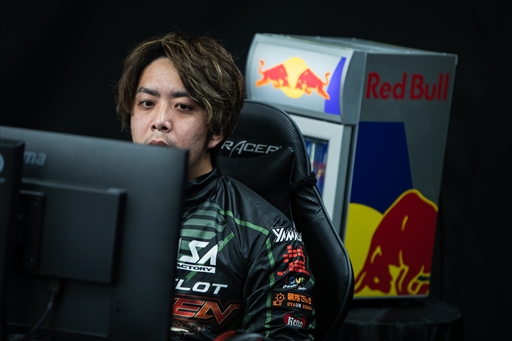 画像ギャラリー No.076のサムネイル画像 / 「TOPANGA LEAGUE×鉄拳7 Season3」フォトレポート。Team Liquidに所属する若手の雄,弦選手がシーズン1に続き,2度目の優勝を飾る