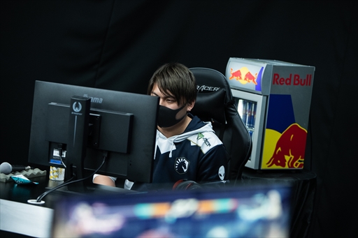 画像ギャラリー No.085のサムネイル画像 / 「TOPANGA LEAGUE×鉄拳7 Season3」フォトレポート。Team Liquidに所属する若手の雄,弦選手がシーズン1に続き,2度目の優勝を飾る