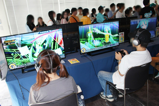 画像ギャラリー No.006のサムネイル画像 / 「SEGA feat. HATSUNE MIKU Project スペシャル体験会」が開催。PS VR対応「初音ミク VR フューチャーライブ」が世界初公開