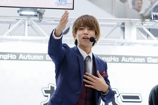 画像ギャラリー No.027のサムネイル画像 / はじめしゃちょーさんとだいだらさんが「ラグマス」CMロケ地へ! 人気タイトルがイオンレイクタウンに集結した「ガンホー 秋のゲーム祭」をレポート