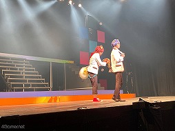 画像ギャラリー No.002のサムネイル画像 / 舞台「アニドルカラーズ キュアステージ SHUFFLE REVUE」ゲネプロレポート。飛んで跳ねて笑顔満開なアニドルに注目!