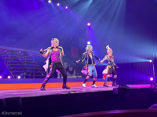 画像ギャラリー No.012のサムネイル画像 / 舞台「アニドルカラーズ キュアステージ SHUFFLE REVUE」ゲネプロレポート。飛んで跳ねて笑顔満開なアニドルに注目!