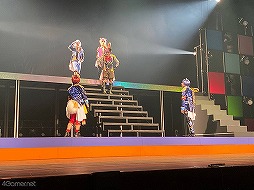 画像ギャラリー No.014のサムネイル画像 / 舞台「アニドルカラーズ キュアステージ SHUFFLE REVUE」ゲネプロレポート。飛んで跳ねて笑顔満開なアニドルに注目!