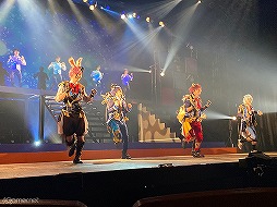 画像ギャラリー No.015のサムネイル画像 / 舞台「アニドルカラーズ キュアステージ SHUFFLE REVUE」ゲネプロレポート。飛んで跳ねて笑顔満開なアニドルに注目!