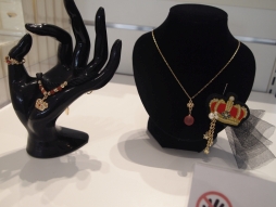 画像ギャラリー No.008のサムネイル画像 / 「うたの☆プリンスさまっ♪」のコンセプトショップ「SHINING STORE」が今年もオープン。新しいお友達「PRINCE CAT」が可愛く展示された店内を写真で紹介