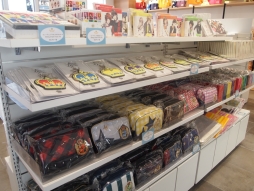 画像ギャラリー No.013のサムネイル画像 / 「うたの☆プリンスさまっ♪」のコンセプトショップ「SHINING STORE」が今年もオープン。新しいお友達「PRINCE CAT」が可愛く展示された店内を写真で紹介