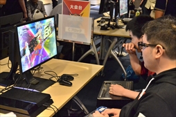 画像ギャラリー No.018のサムネイル画像 / 「BBTAG 第2回公式大会」イベントレポート。プロゲーマー・小路KOG選手が優勝を飾り,直近の出場大会において5連覇を達成