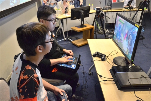 画像ギャラリー No.031のサムネイル画像 / 「BBTAG 第2回公式大会」イベントレポート。プロゲーマー・小路KOG選手が優勝を飾り,直近の出場大会において5連覇を達成