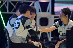 ���������꡼ No.044�Υ���ͥ������ / �����꡼���ϵ�͡��ѡ��꡼���ϥ��եȥХ󥯤���̥������ȡ��ѥ�ץ���e���ݡ��ĥ꡼����eBASEBALL �ץ��꡼����2019�������󤬳���