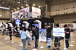 画像ギャラリー No.021のサムネイル画像 / C3AFA TOKYO 2018で開催された「星と翼のパラドクス」スペシャルステージをレポート。稼動開始は11月に決定。新たな機体「ゴールテン・ダー」の姿も明らかに