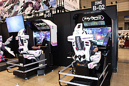 画像ギャラリー No.022のサムネイル画像 / C3AFA TOKYO 2018で開催された「星と翼のパラドクス」スペシャルステージをレポート。稼動開始は11月に決定。新たな機体「ゴールテン・ダー」の姿も明らかに