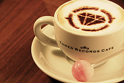 ���������꡼ No.002�Υ���ͥ������ / TOWER RECORDS CAFE���֥��󥨥����פȥ���ܤ����ȡ������籿ư����ɤ�11��6�����鳫��